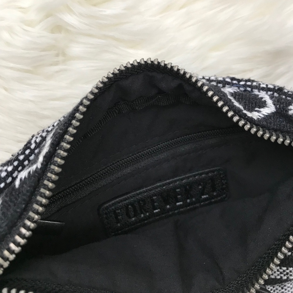 Forever 21 Fanny Pack - Picture 3 of 7